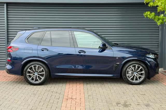 BMW X5 (2023) thumbnail 3
