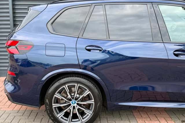 BMW X5 (2023) thumbnail 4
