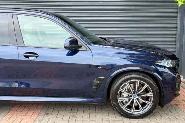 BMW X5 (2023) thumbnail 5