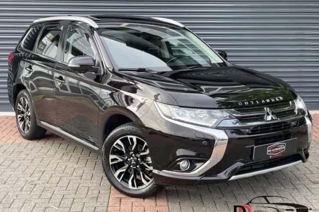 Mitsubishi Outlander (2016) thumbnail 1