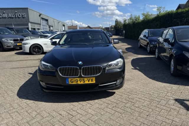 BMW 5-Serie (2011) thumbnail 2