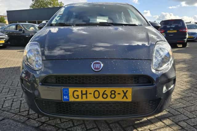 Fiat Punto (2015) thumbnail 2