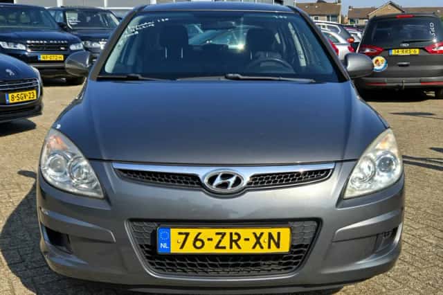 Hyundai i30 (2008) thumbnail 2