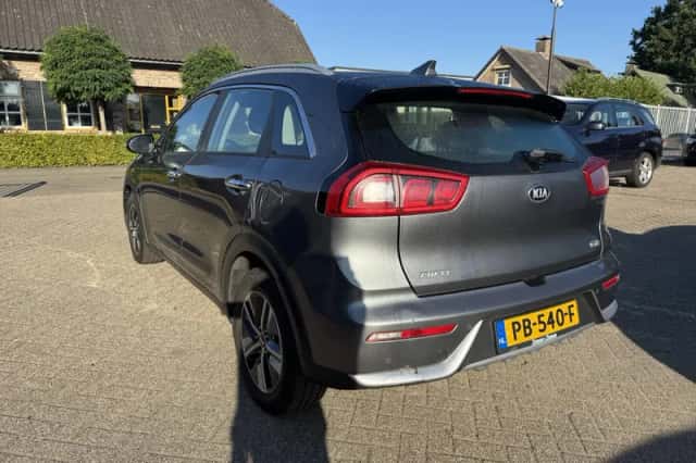 Kia Niro (2017) thumbnail 6