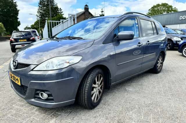 Mazda 5 (2009) thumbnail 2
