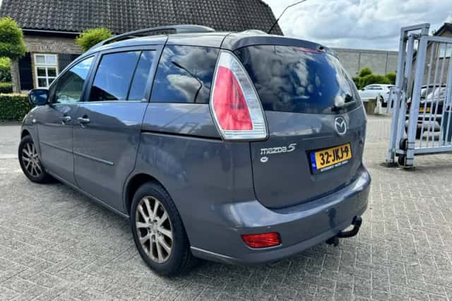 Mazda 5 (2009) thumbnail 4