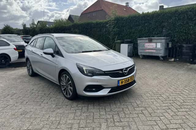 Opel Astra (2020) thumbnail 3