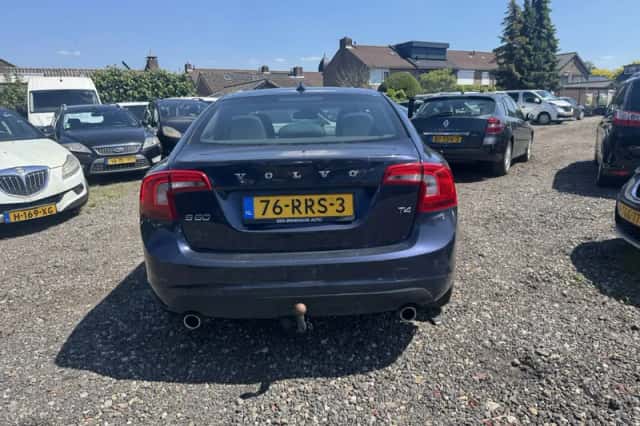 Volvo S60 (2011) thumbnail 5