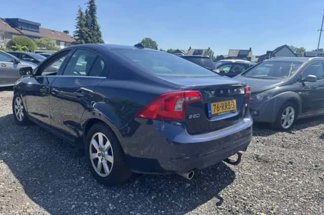 Volvo S60 (2011) thumbnail 6