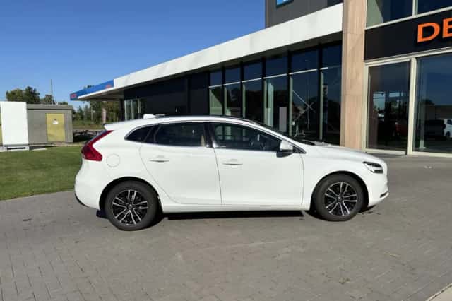 Volvo V40 (2016) thumbnail 6
