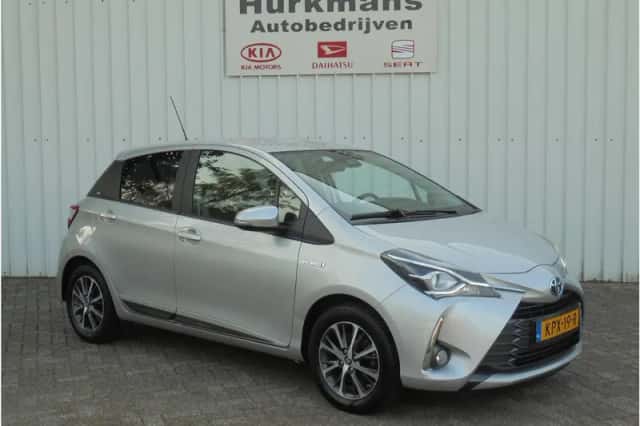 Toyota Yaris (2020) thumbnail 3