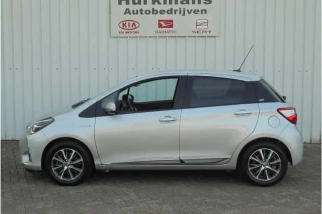 Toyota Yaris (2020) thumbnail 4