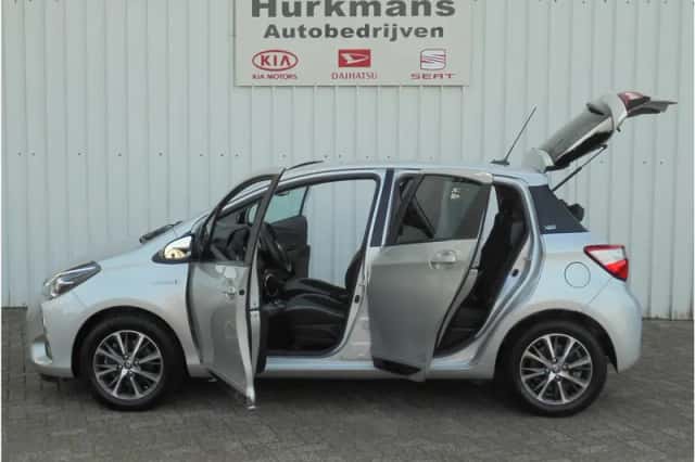 Toyota Yaris (2020) thumbnail 5