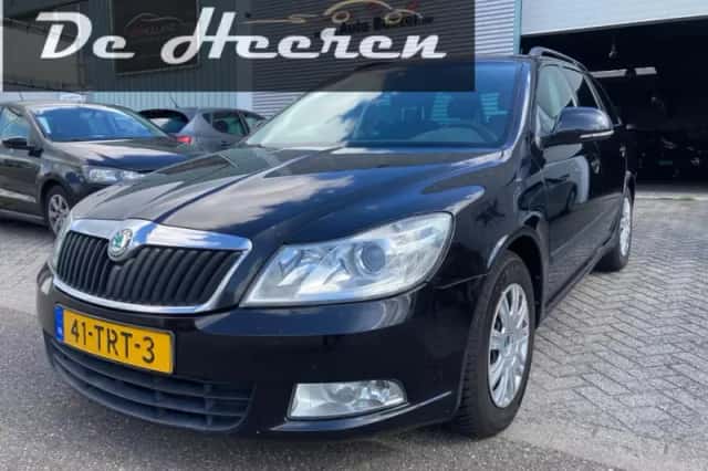 Škoda Octavia (2012) thumbnail 1