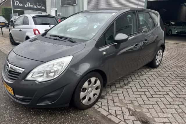 Opel Meriva (2011) thumbnail 2