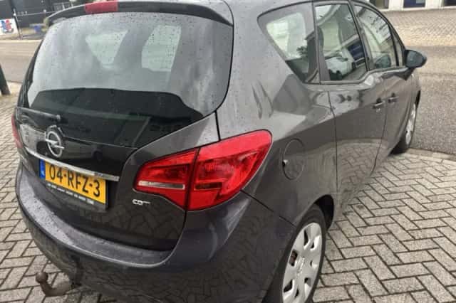 Opel Meriva (2011) thumbnail 6