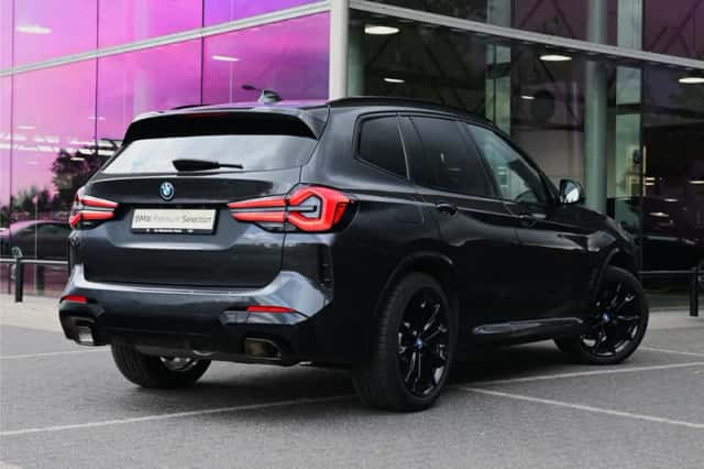 BMW X3 (2022) thumbnail 2