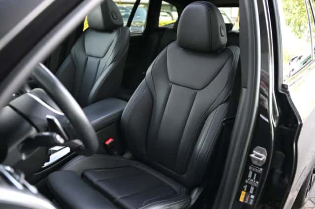 BMW X3 (2022) thumbnail 3