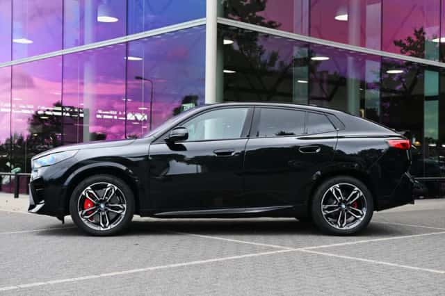 BMW iX2 (2025) thumbnail 5