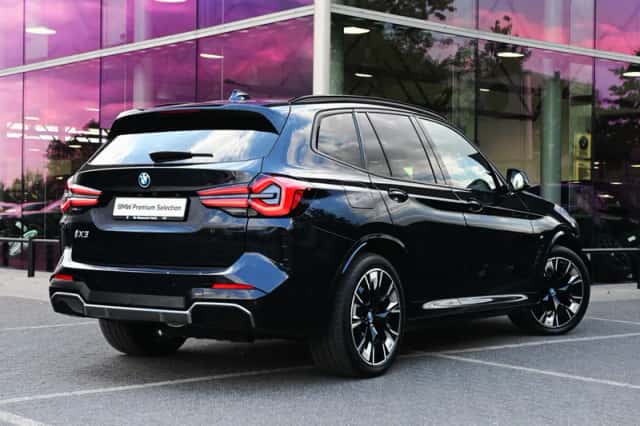 BMW iX3 (2025) thumbnail 2