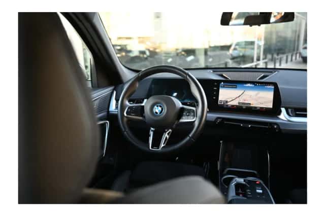 BMW X1 (2023) thumbnail 6