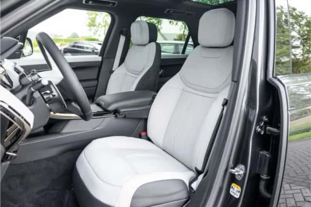 Land Rover Range Rover Sport (2026) thumbnail 4
