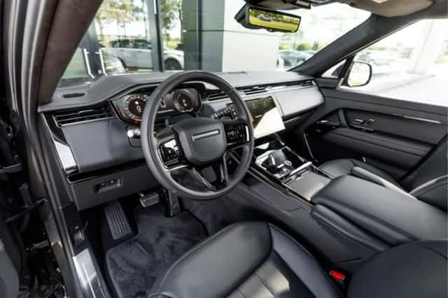 Land Rover Range Rover Sport (2026) thumbnail 3