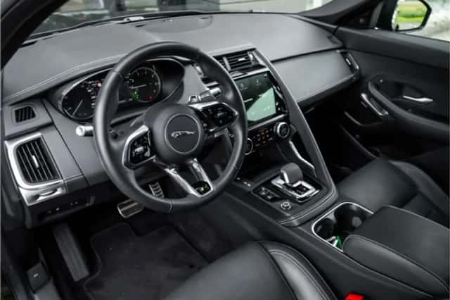 Jaguar E-Pace (2022) thumbnail 3