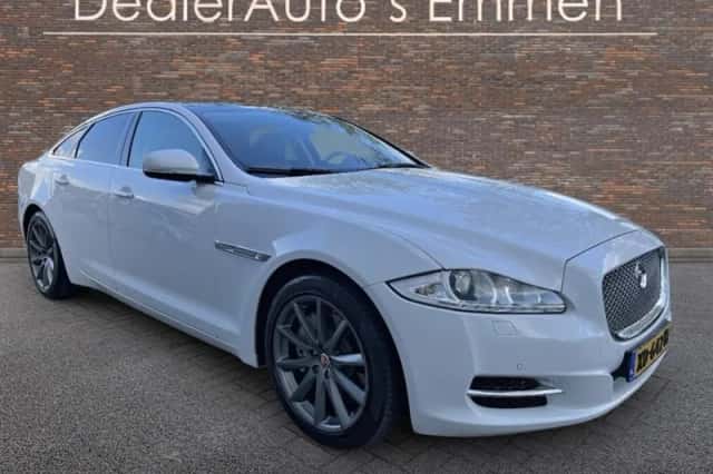 Jaguar XJ (2015) thumbnail 1