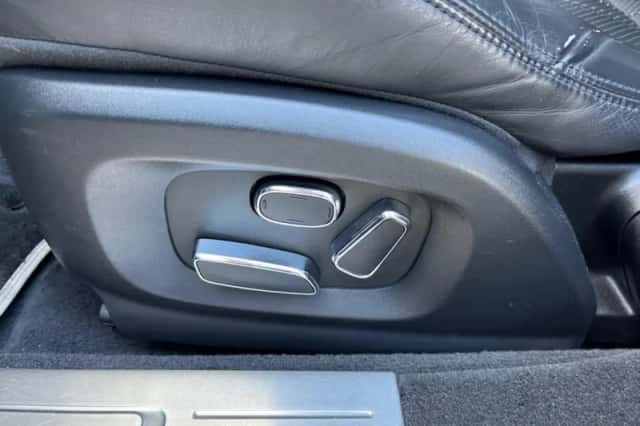 Jaguar XJ (2015) thumbnail 6