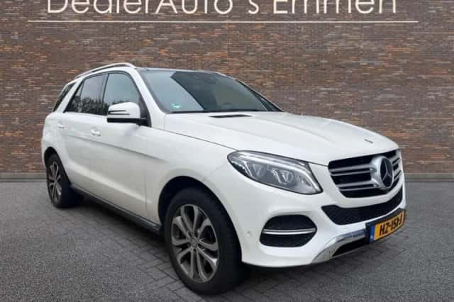 Mercedes-Benz GLE-Klasse (2015) thumbnail 1