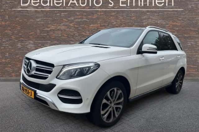 Mercedes-Benz GLE-Klasse (2015) thumbnail 2