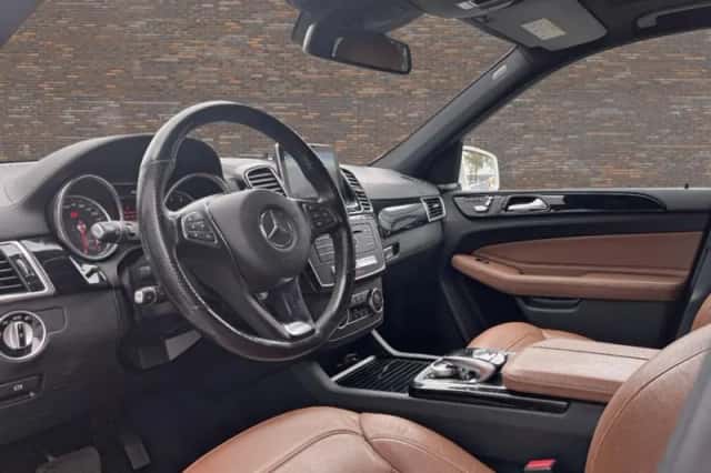 Mercedes-Benz GLE-Klasse (2015) thumbnail 5