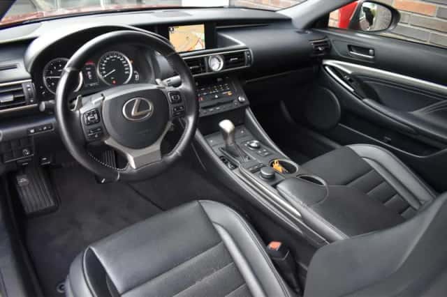 Lexus RC (2017) thumbnail 4