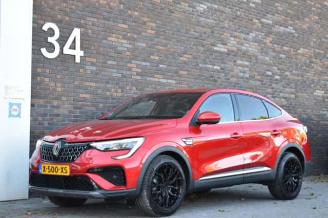 Renault Arkana (2024) thumbnail 2