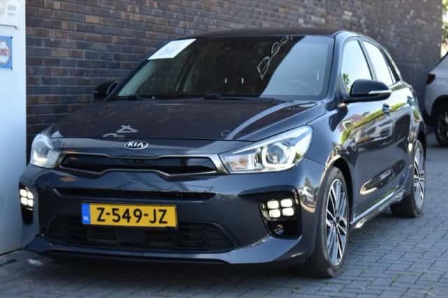 Kia Rio (2019) thumbnail 3