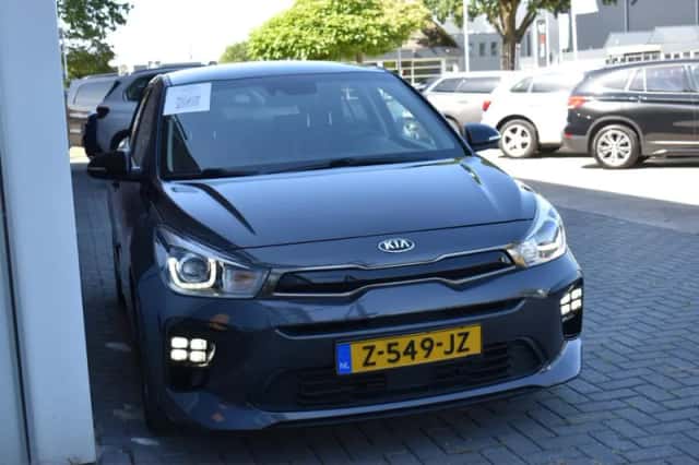 Kia Rio (2019) thumbnail 5