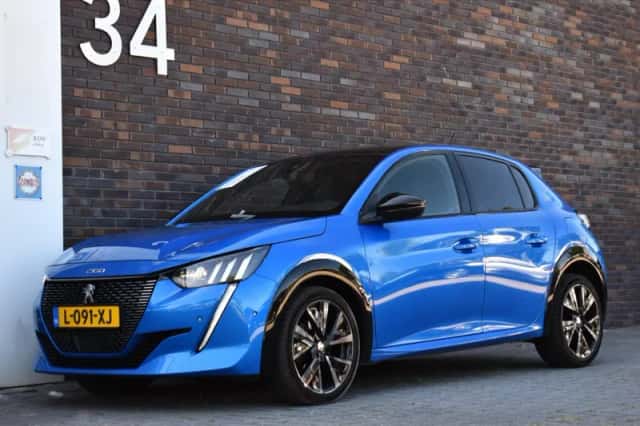 Peugeot 208 (2021) thumbnail 2