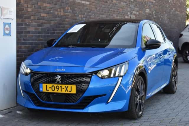 Peugeot 208 (2021) thumbnail 3