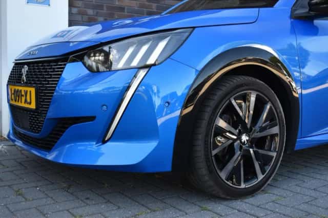 Peugeot 208 (2021) thumbnail 6