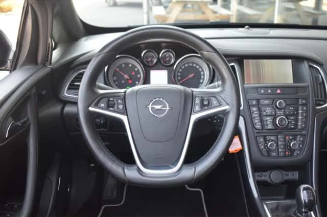 Opel Cascada (2014) thumbnail 6