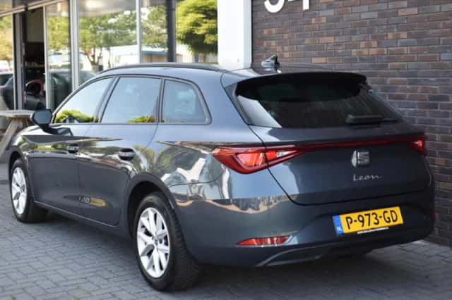 SEAT Leon Sportstourer (2022) thumbnail 2