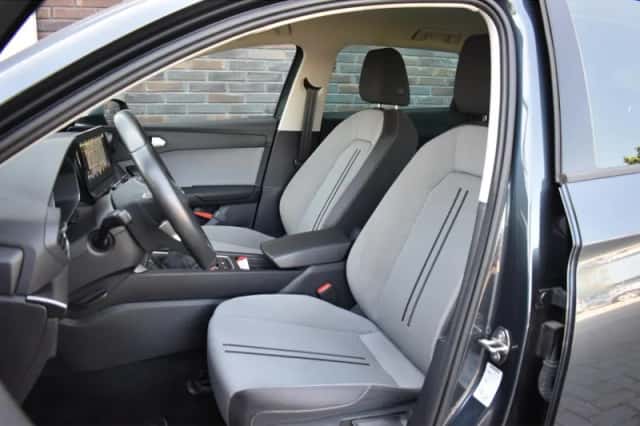 SEAT Leon Sportstourer (2022) thumbnail 5
