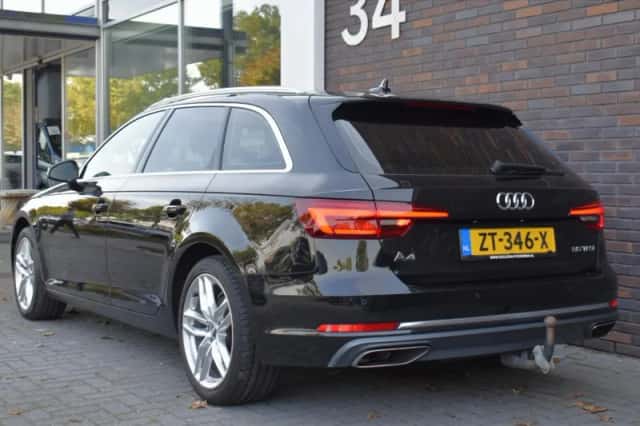 Audi A4 (2019) thumbnail 2