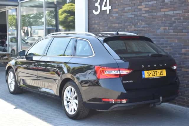 Škoda Superb (2023) thumbnail 2