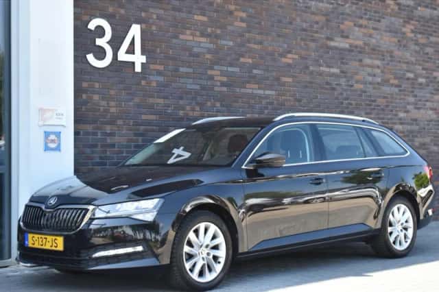Škoda Superb (2023) thumbnail 3