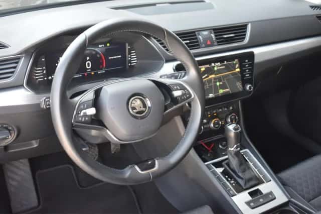 Škoda Superb (2023) thumbnail 4