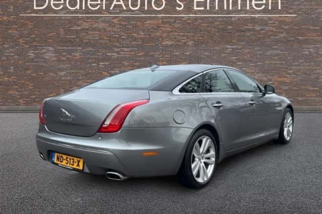 Jaguar XJ (2015) thumbnail 4