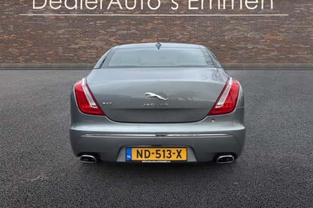 Jaguar XJ (2015) thumbnail 5