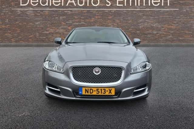 Jaguar XJ (2015) thumbnail 6